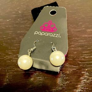 Pearl like earrings